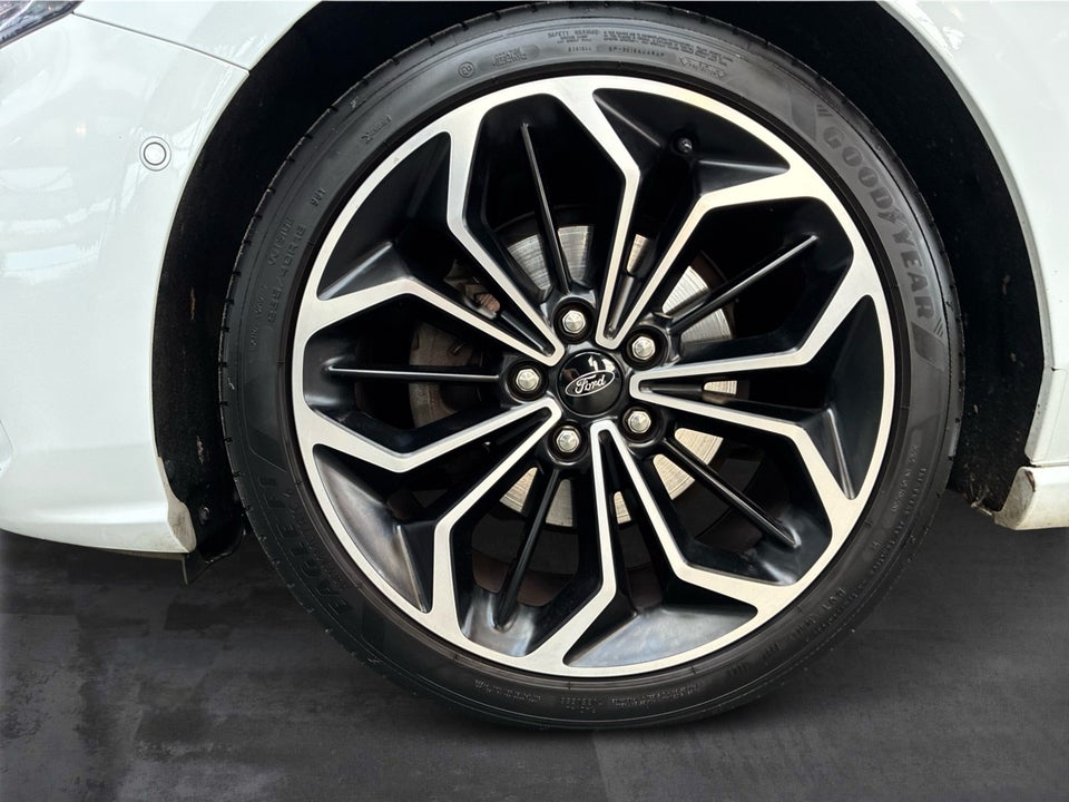 Ford Focus 1,5 EcoBoost ST-Line 5d