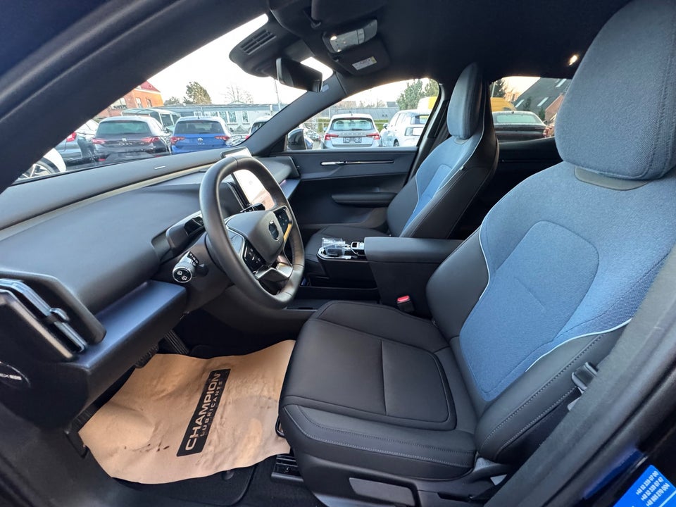 Volvo EX30 Twin Performance Plus 5d