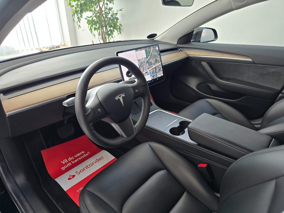 Tesla Model 3 Standard Range+ RWD 4d