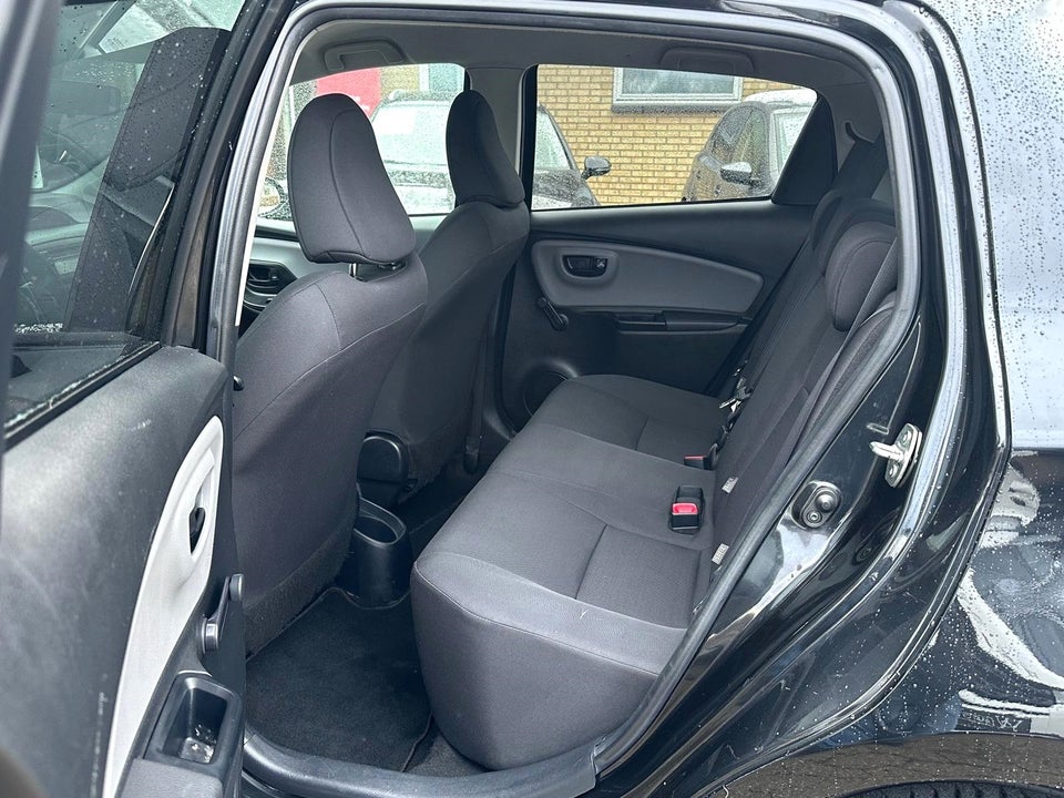 Toyota Yaris 1,0 VVT-i T1 5d