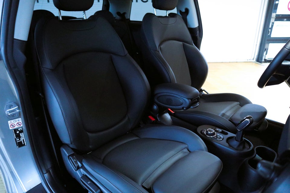 MINI Cooper SE Classic Trim 3d