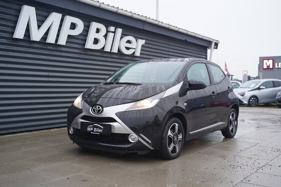 Toyota Aygo 1,0 VVT-i x-black 5d