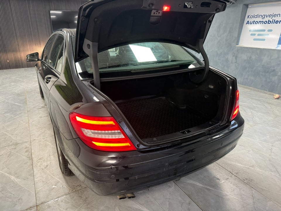 Mercedes C180 1,6 aut. BE 4d