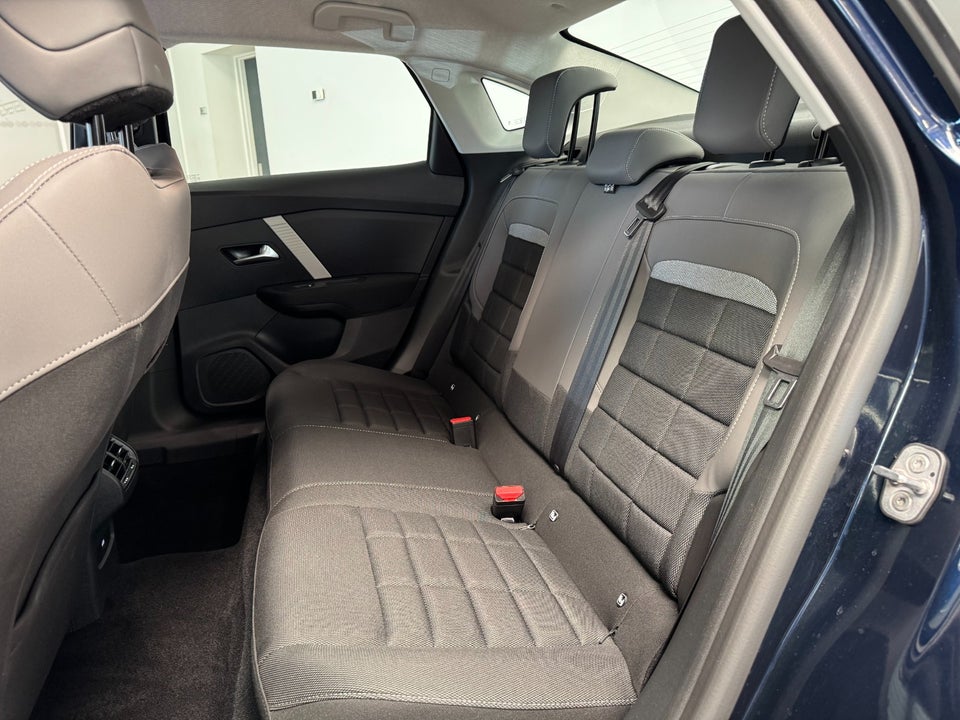 Citroën ë-C4 X 54 Plus 4d