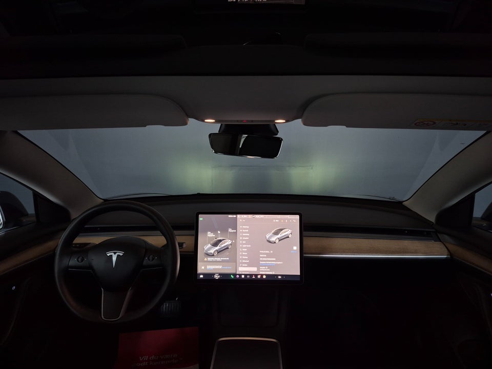 Tesla Model 3 Standard Range+ RWD 4d