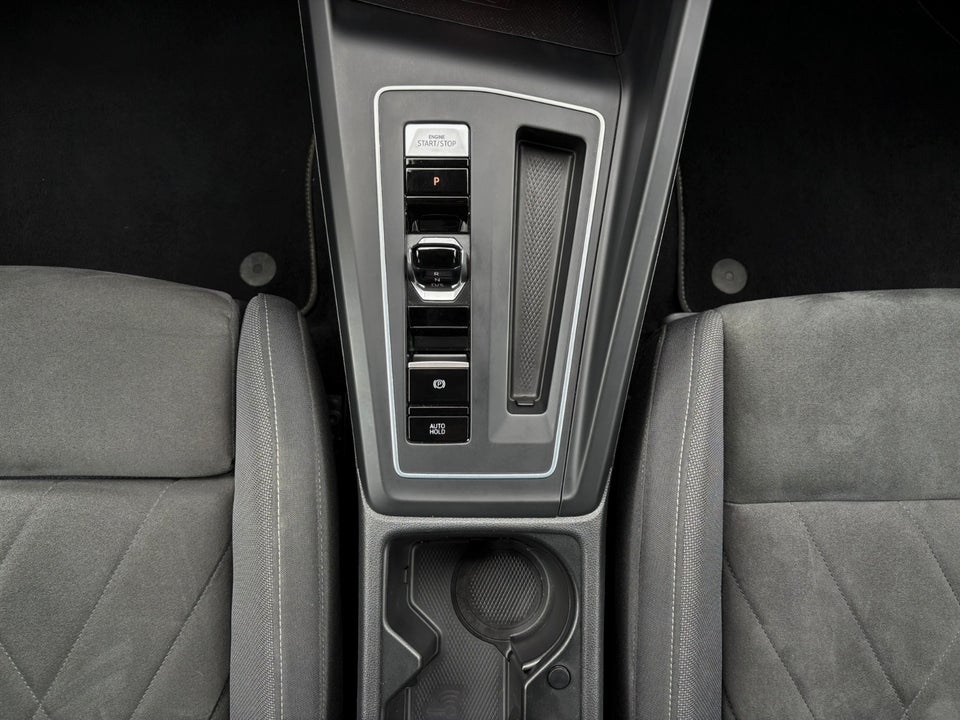 VW Golf VIII 1,4 eHybrid DSG 5d