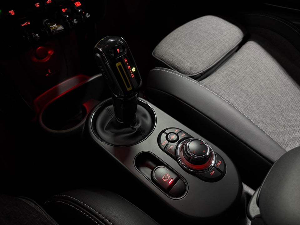 MINI Cooper SE Classic Trim 3d