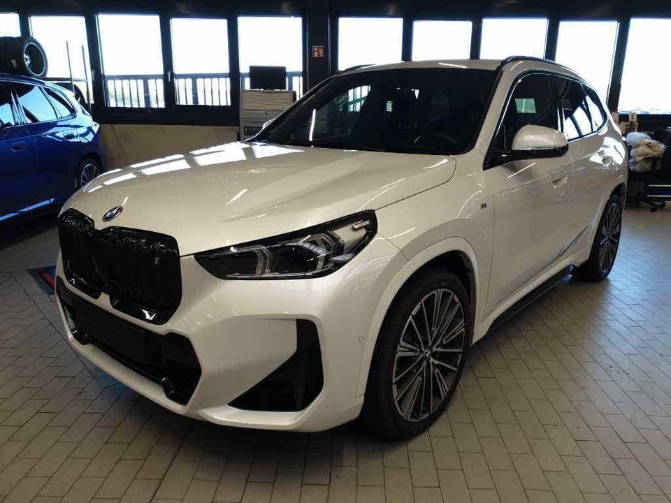 BMW iX1 xDrive30 Fully Charged M-Sport 5d