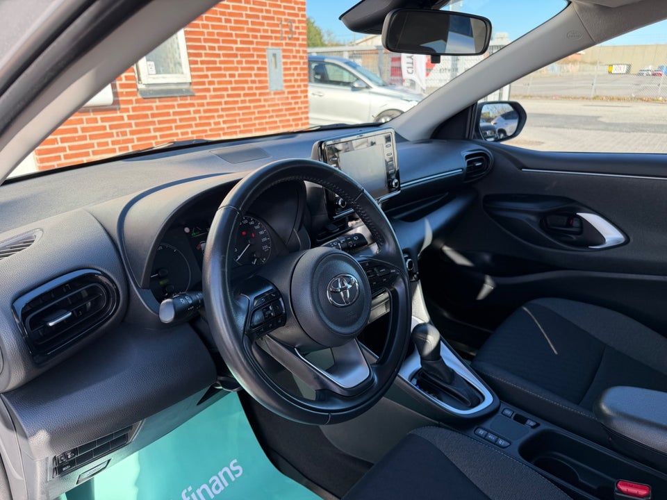 Toyota Yaris 1,5 Hybrid H3 e-CVT 5d