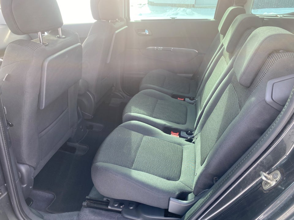 Peugeot 5008 1,6 BlueHDi 120 Style 7prs 5d