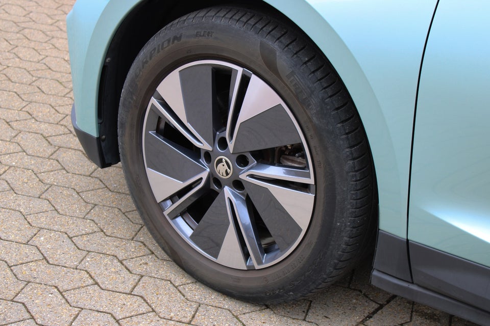 Skoda Enyaq 60 iV Loft 5d