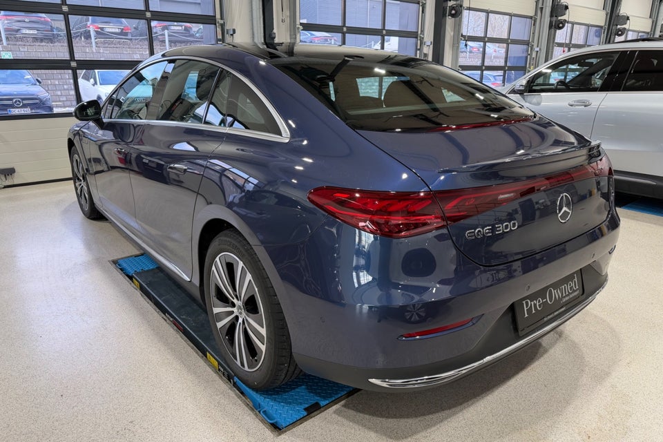 Mercedes EQE300 Avantgarde 4d