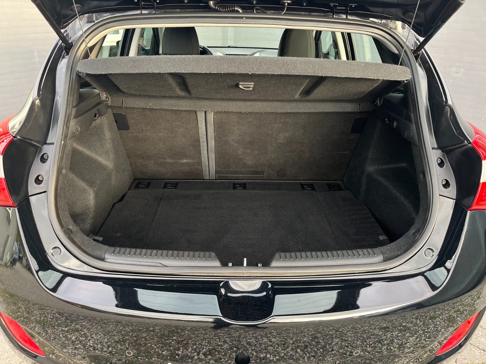 Hyundai i30 1,6 GDi Style Eco 5d