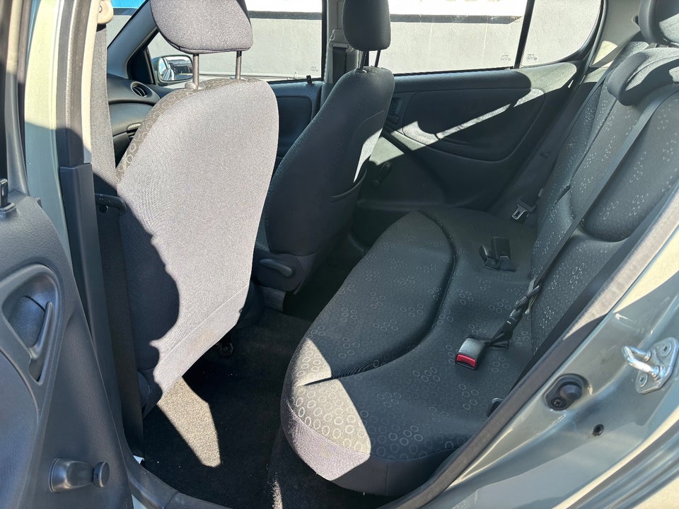 Toyota Yaris 1,0 Sol MMT 3d