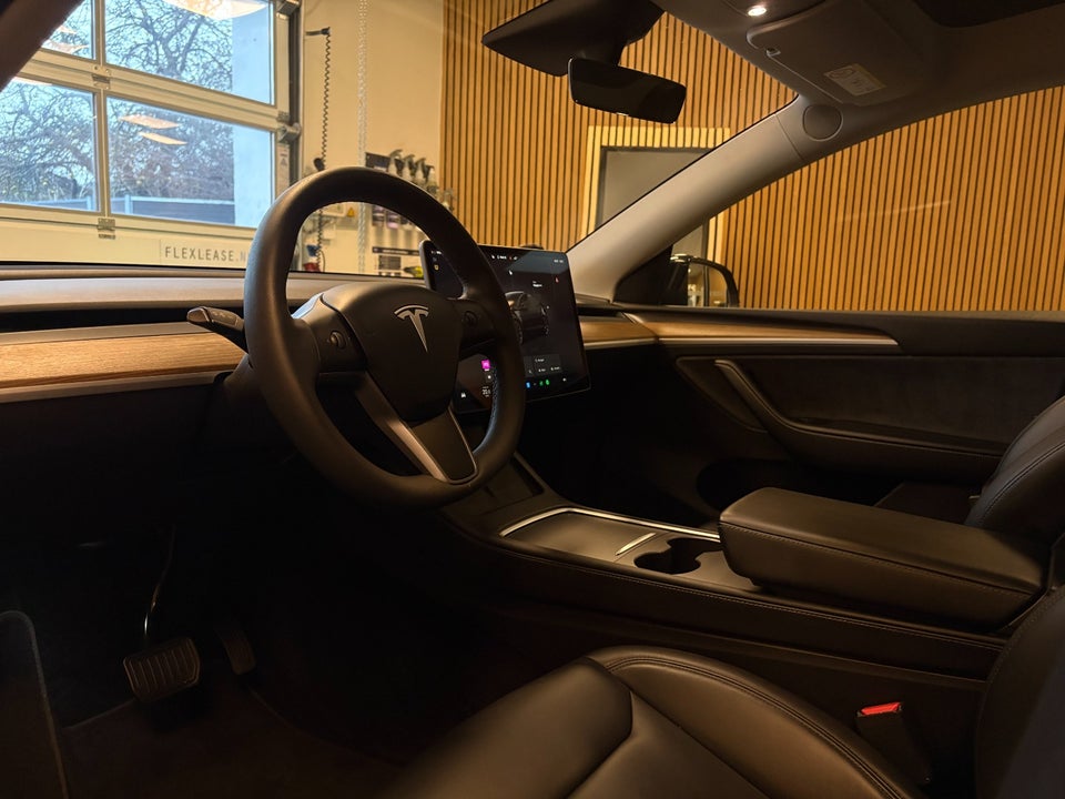 Tesla Model Y Long Range AWD 5d