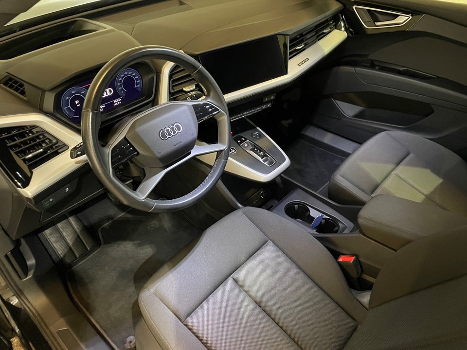 Audi Q4 e-tron 40  5d