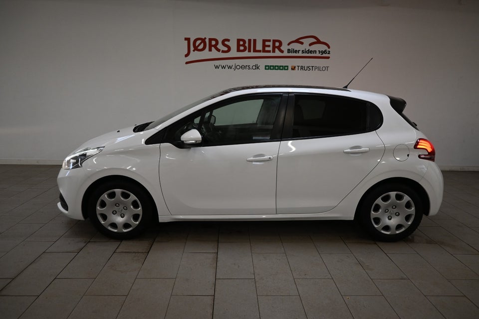 Peugeot 208 1,6 BlueHDi 100 Chili Sky 5d