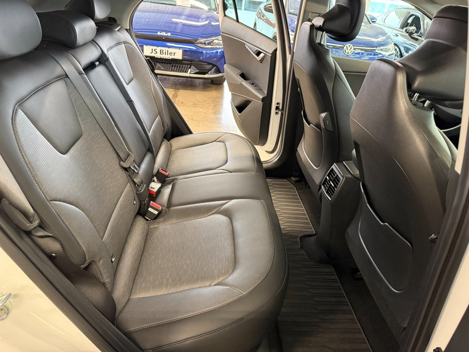 Kia Niro 64 EV Upgrade 5d