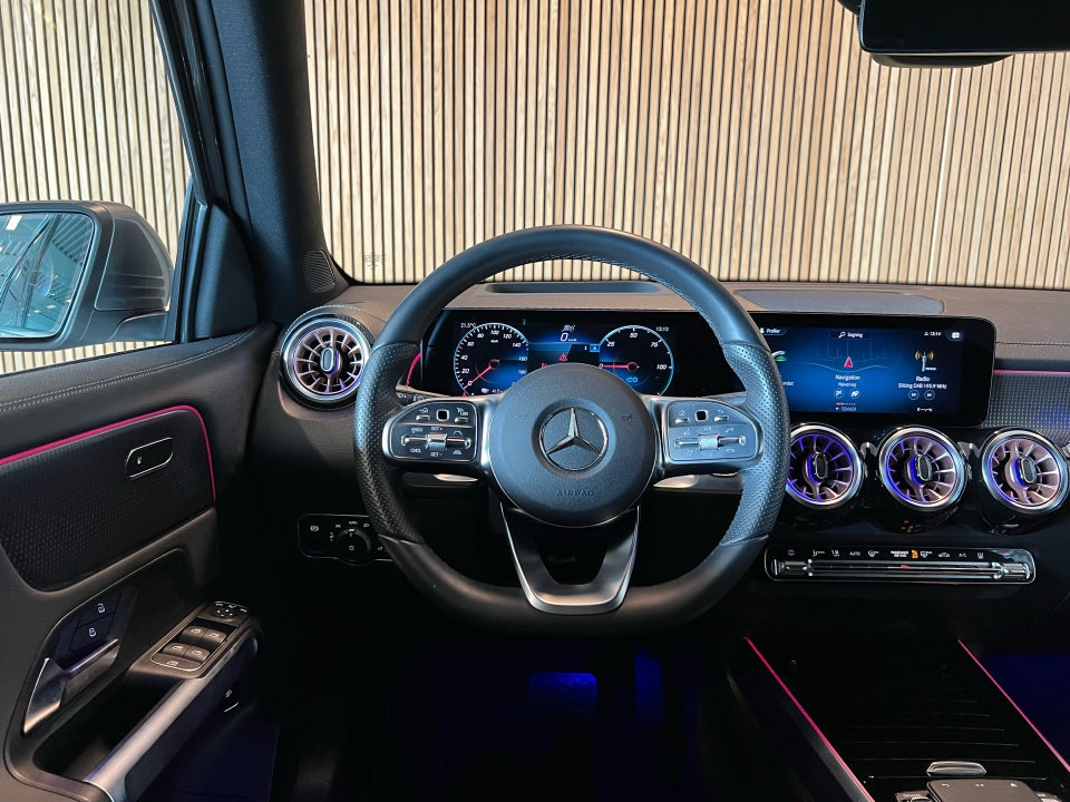 Mercedes EQB300 4Matic 5d