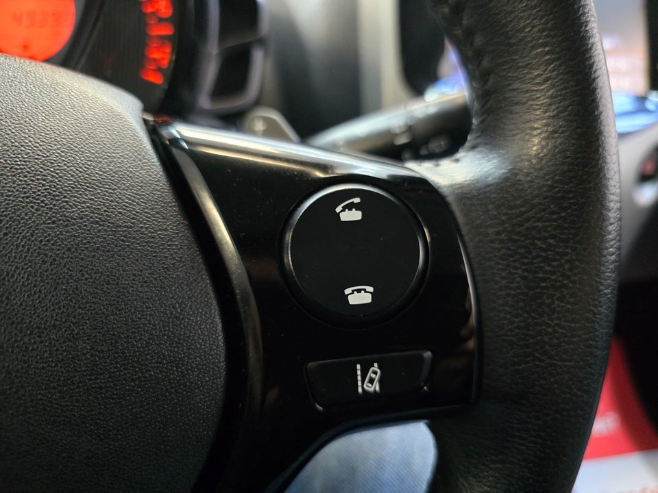 Toyota Aygo 1,0 VVT-i x-change x-shift 5d