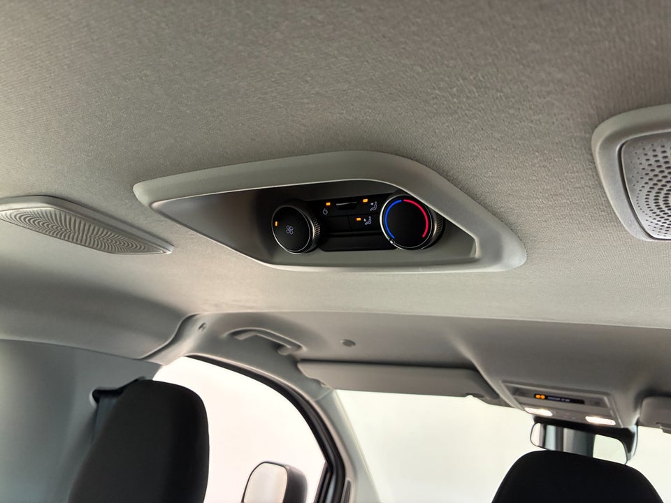 VW e-Caravelle 64 Basis SWB