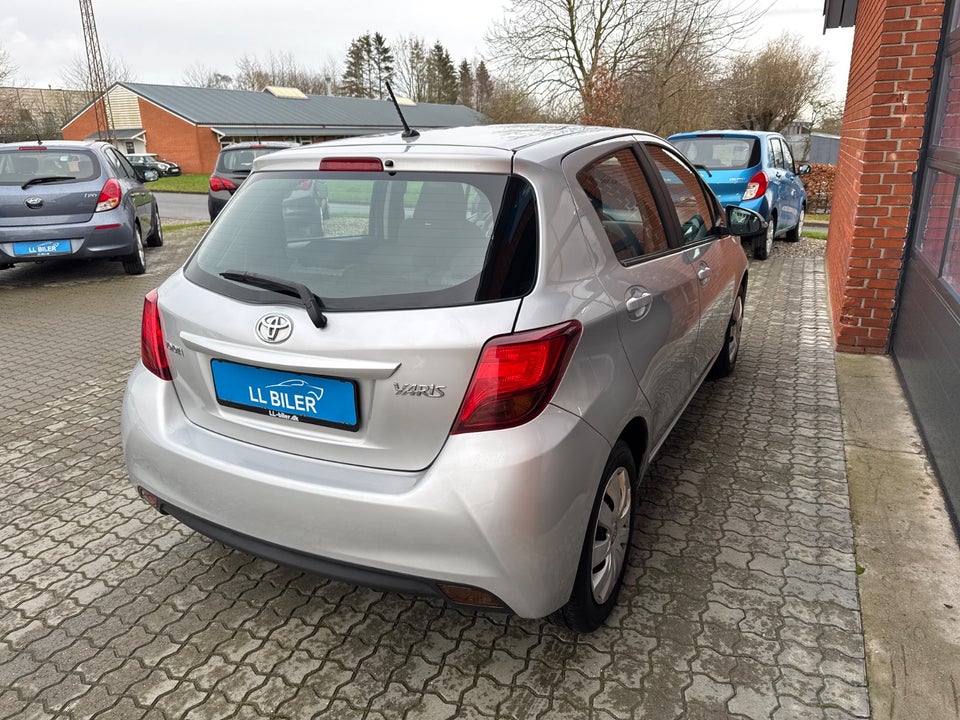 Toyota Yaris 1,3 VVT-i T2 Limited 5d