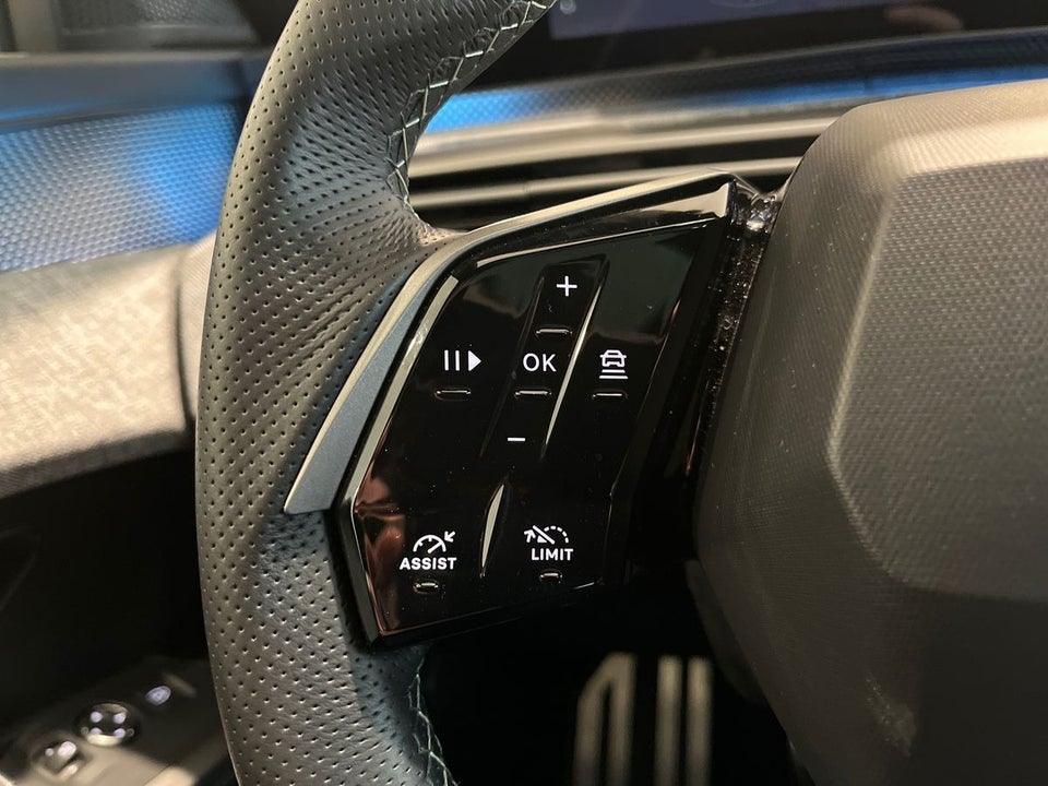 Peugeot e-5008 77 GT Pack 7prs 5d