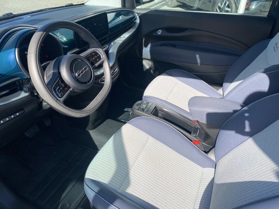 Fiat 500e 42 Icon Cabrio 2d