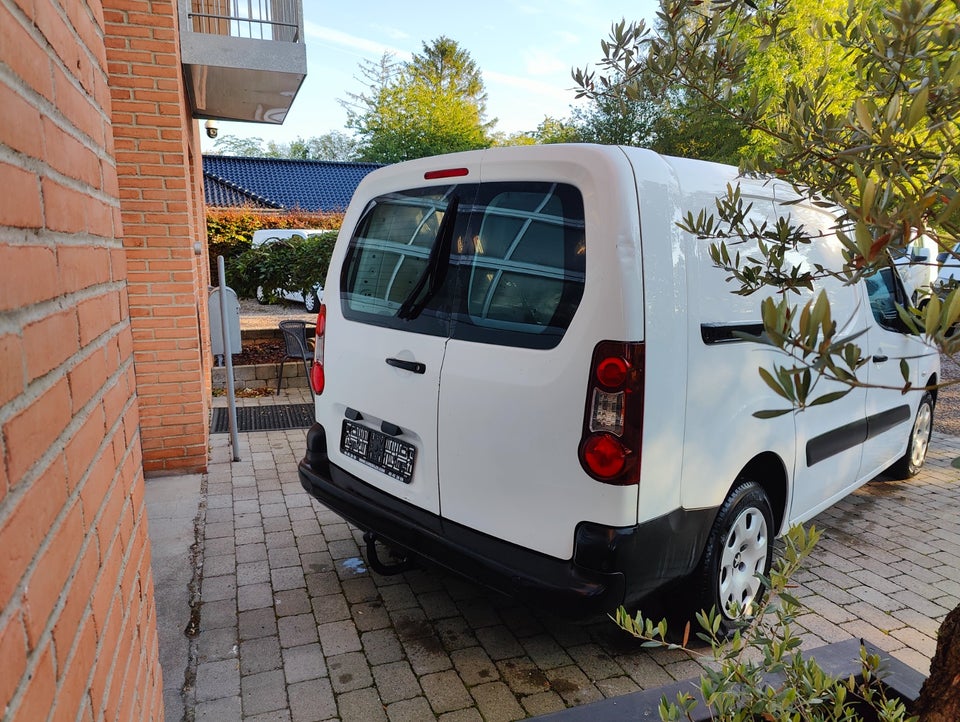 Peugeot Partner 1,6 BlueHDi 100 L2 Flex Van 5d