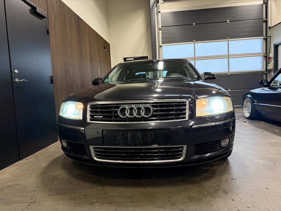 Audi A8 3,7 quattro Tiptr. 4d