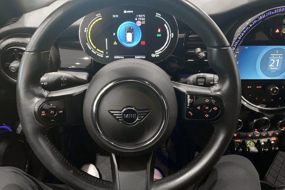 MINI Cooper SE Classic Trim 3d