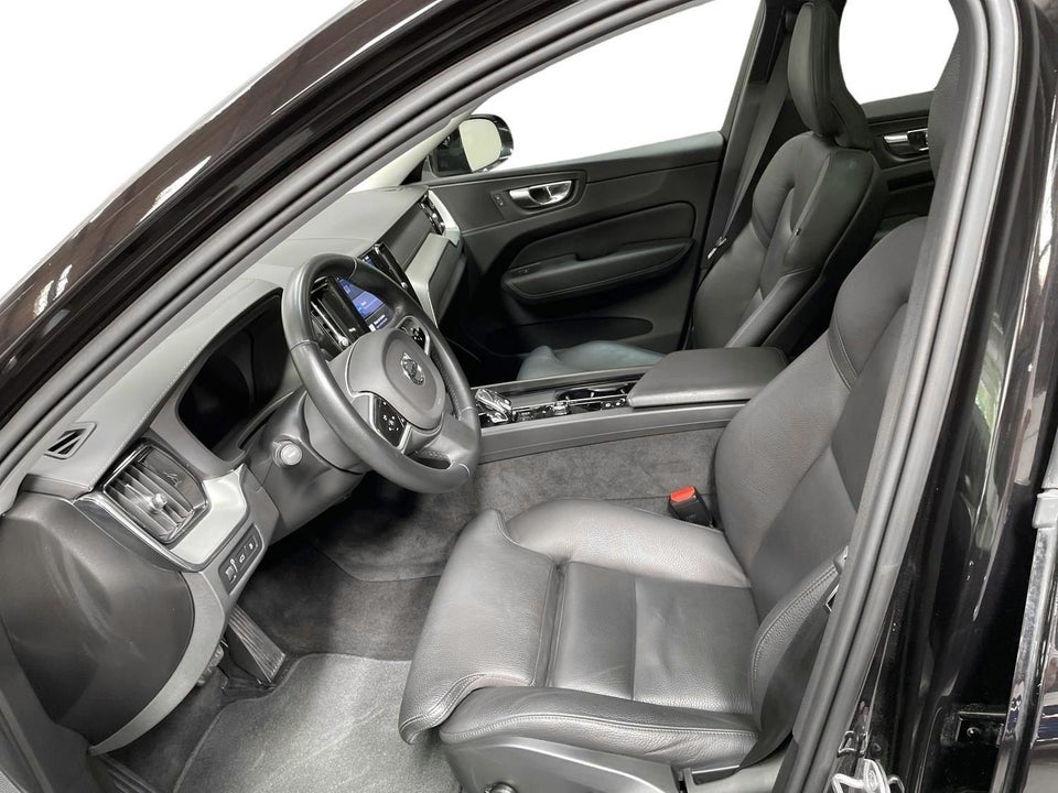 Volvo XC60 2,0 T8 ReCharge Inscription aut. AWD 5d