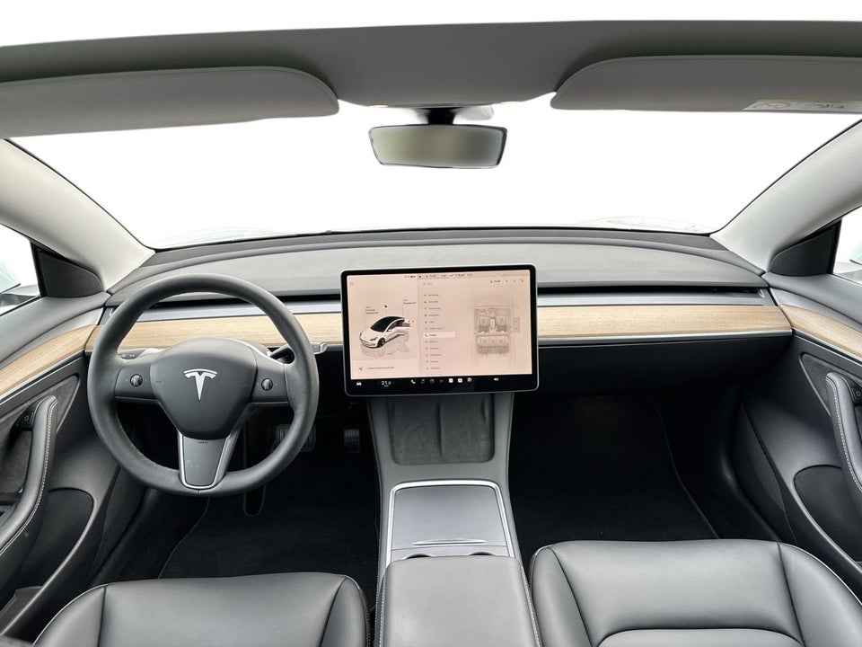 Tesla Model 3 Long Range AWD 4d