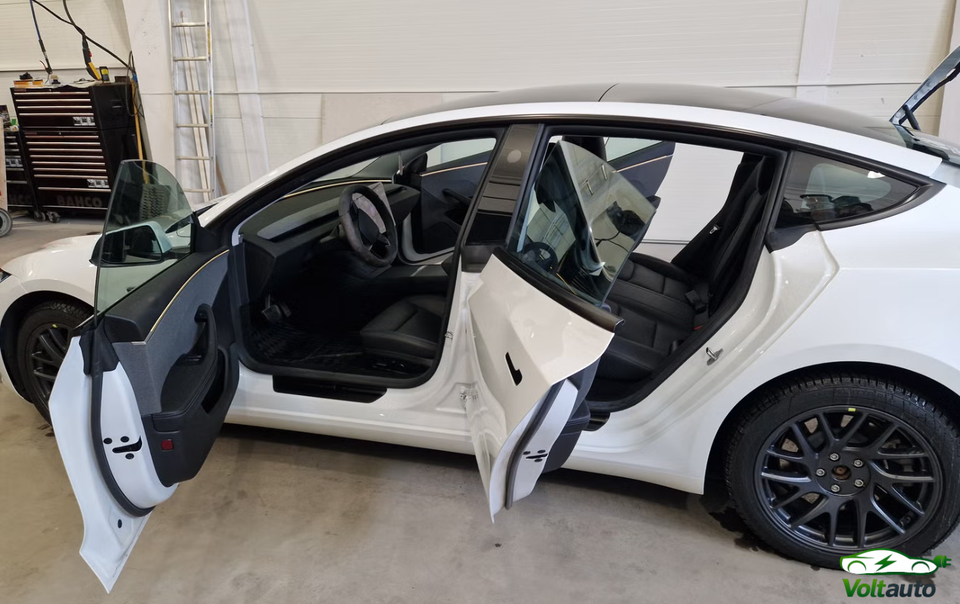 Tesla Model 3 RWD 4d