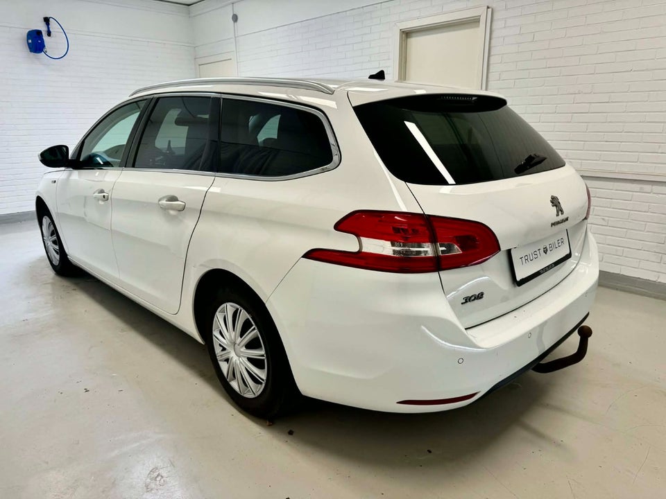 Peugeot 308 1,6 BlueHDi 120 Style SW 5d
