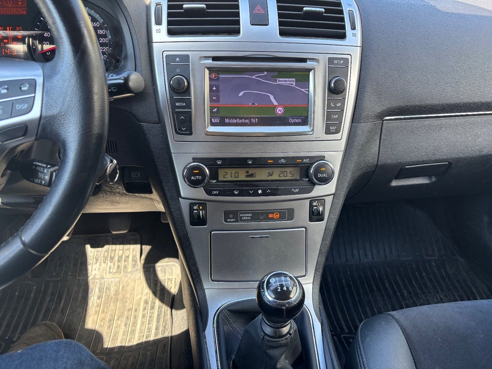 Toyota Avensis 2,0 D-4D T1 stc. 5d