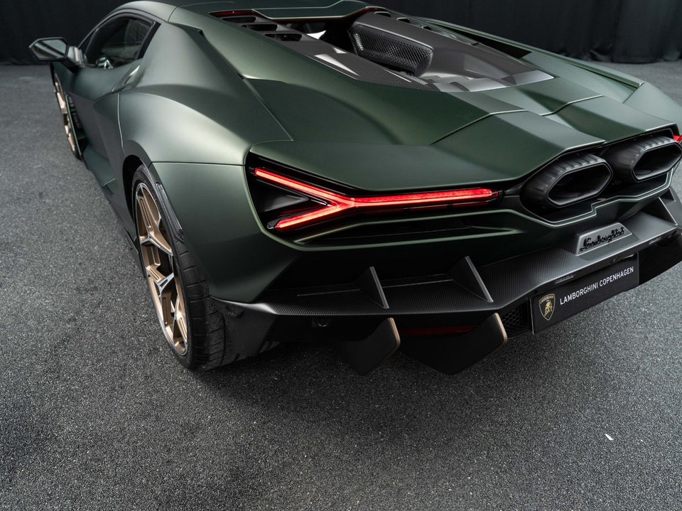 Lamborghini Revuelto 6,5  2d