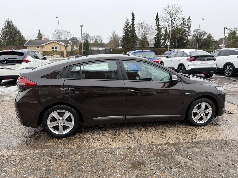 Hyundai Ioniq 1,6 PHEV Trend DCT 5d