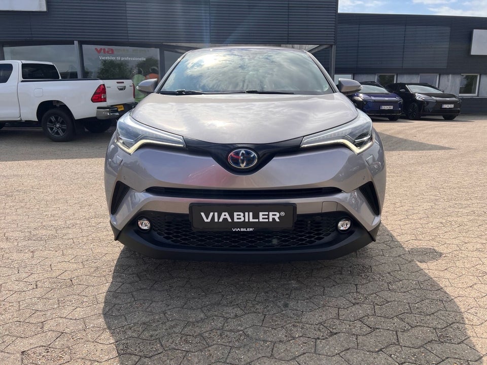 Toyota C-HR 1,8 Hybrid Premium Selected CVT 5d