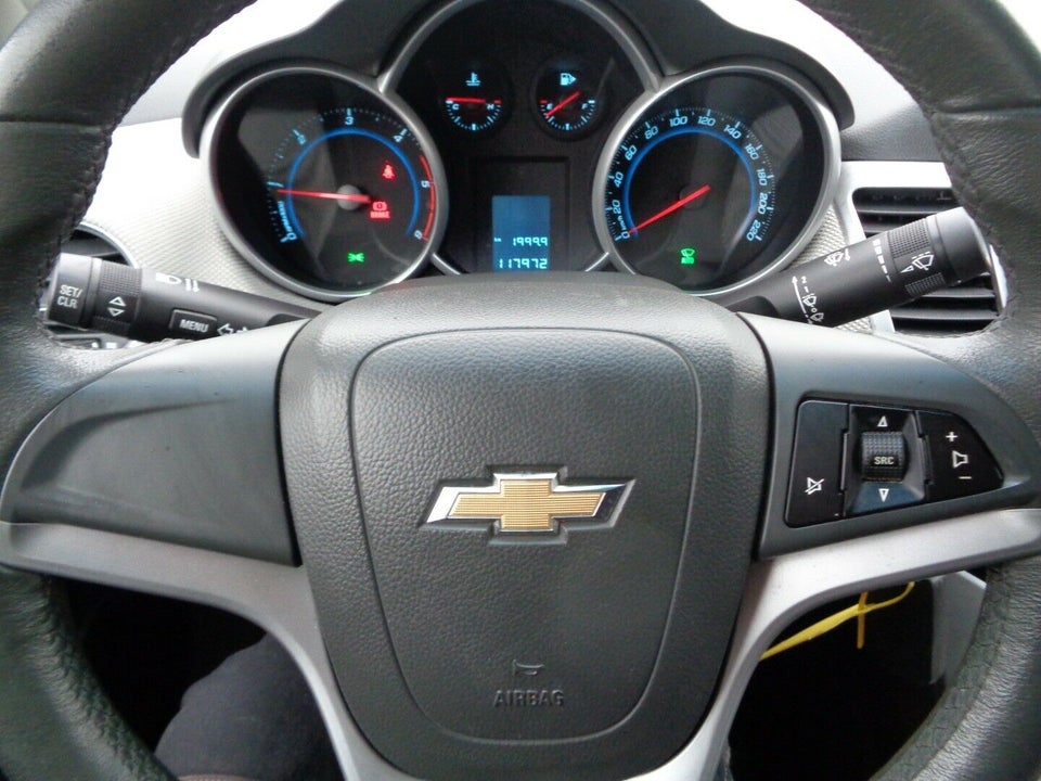 Chevrolet Cruze 2,0 VCDi 125 LS 4d