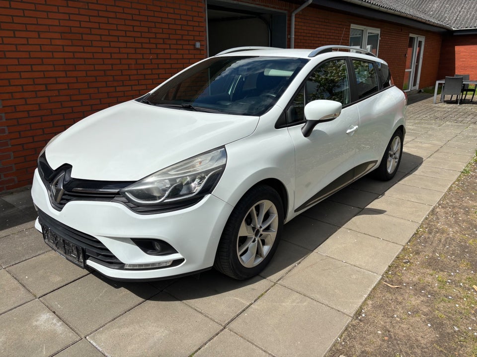 Renault Clio IV 1,2 16V Zen Sport Tourer 5d