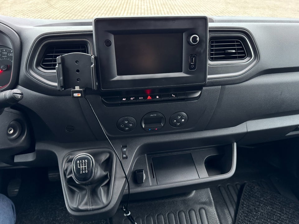 Renault Master IV T35 2,3 dCi 180 L2H2 Kassevogn