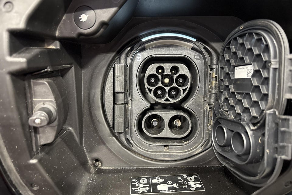 Mercedes EQA250+ Progressive 5d