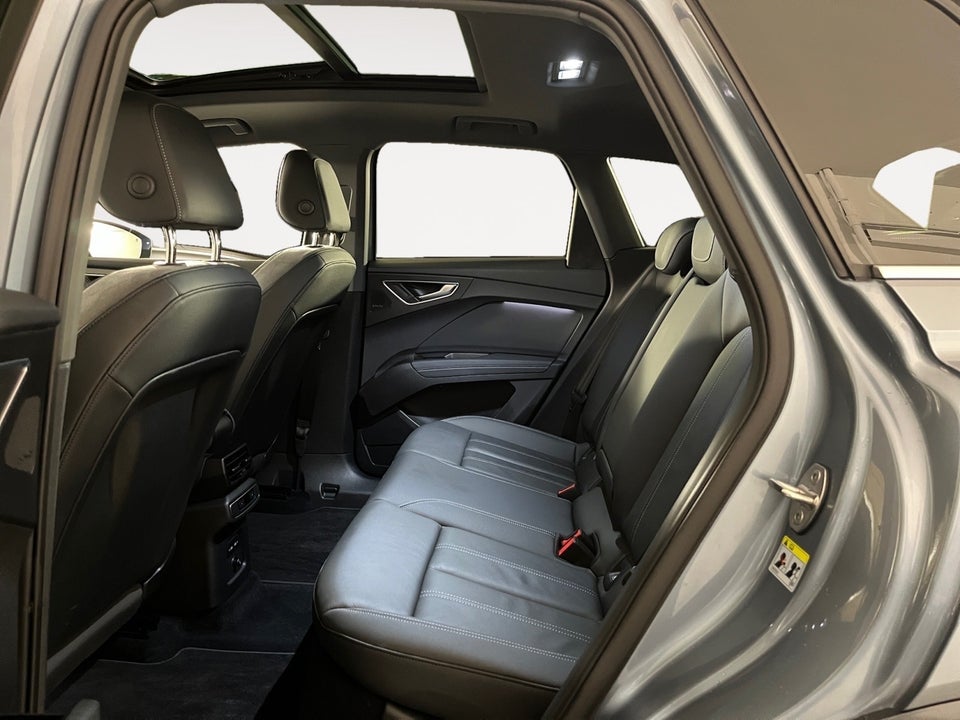 Audi Q4 e-tron 50 S-line quattro 5d
