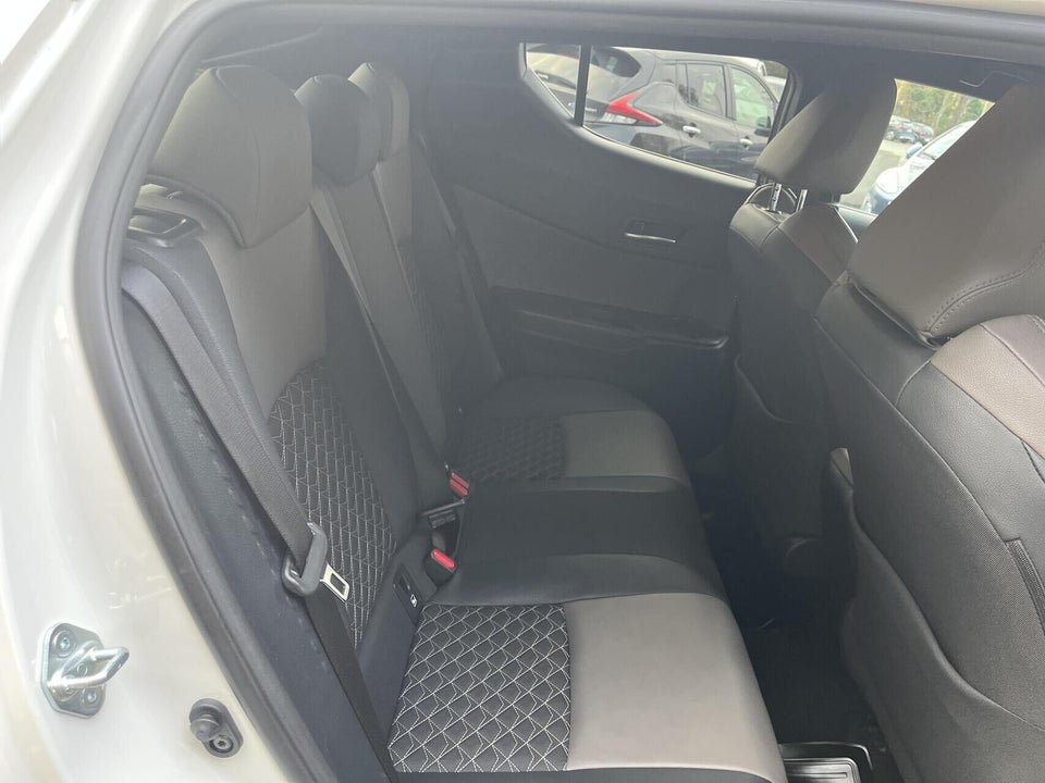 Toyota C-HR 1,8 Hybrid C-HIC CVT 5d