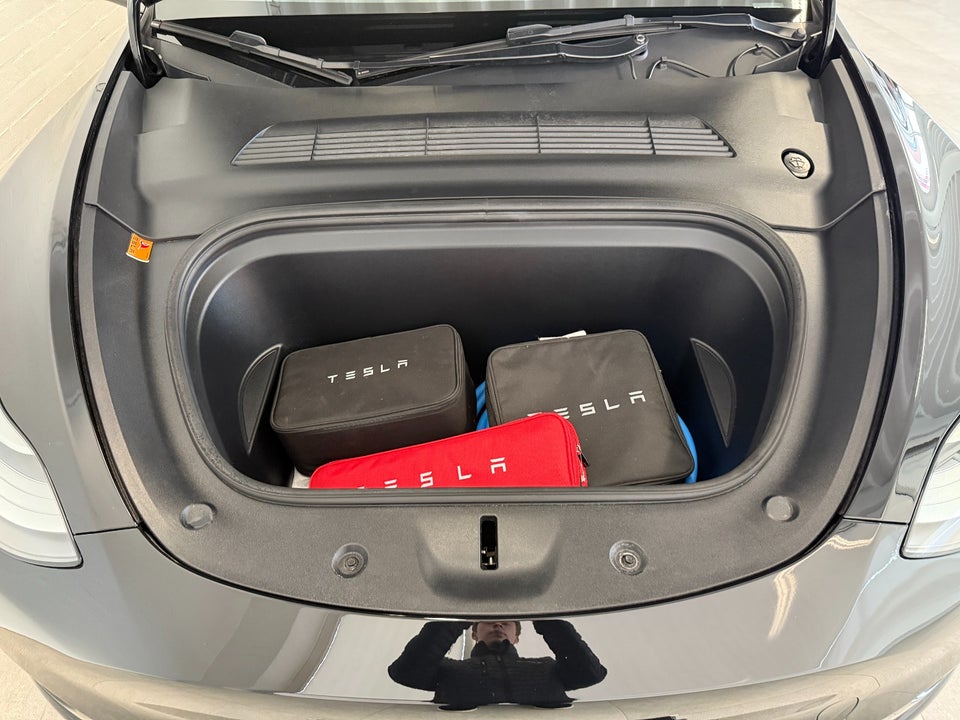 Tesla Model Y Long Range AWD 5d