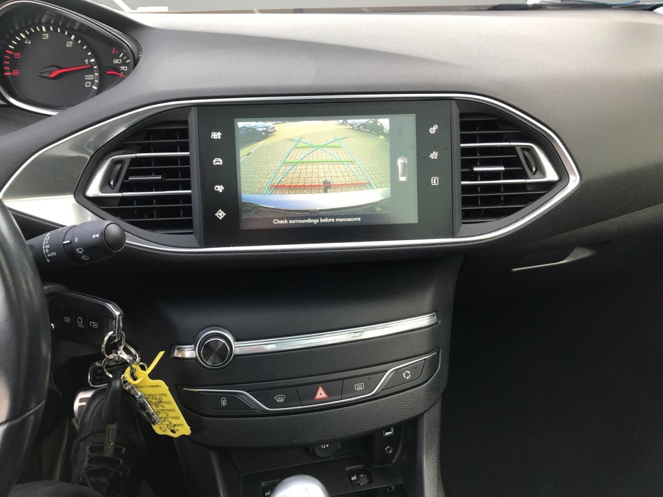 Peugeot 308 1,6 BlueHDi 120 Style SW 5d