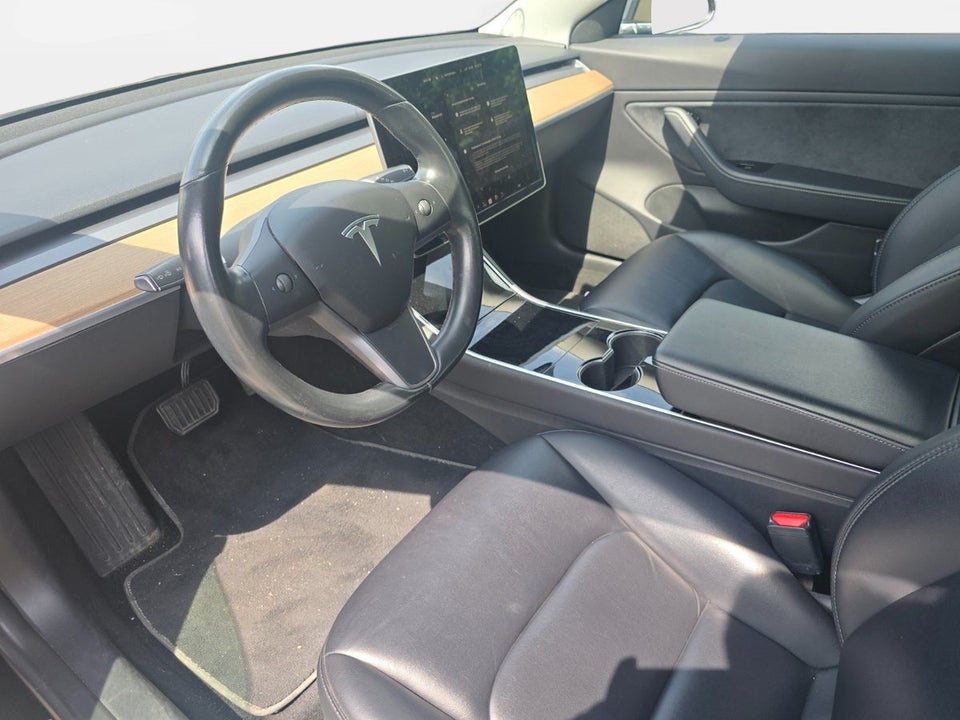 Tesla Model 3 Long Range AWD 4d