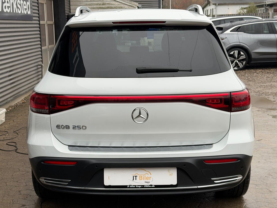 Mercedes EQB250 Progressive 5d