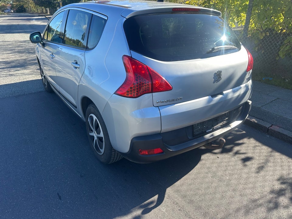 Peugeot 3008 1,6 HDi 110 Premium 5d